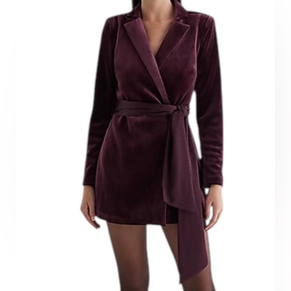 Express Women’s Plum Velvet Long Sleeve Open Back Tie Waist Blazer Romper-Size 6